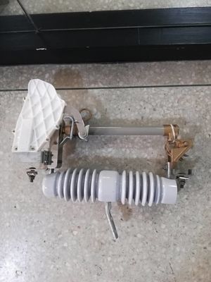 100Amp 27kv Porcelain Drop Out Fuse Cutout with arc extingquishing chamber