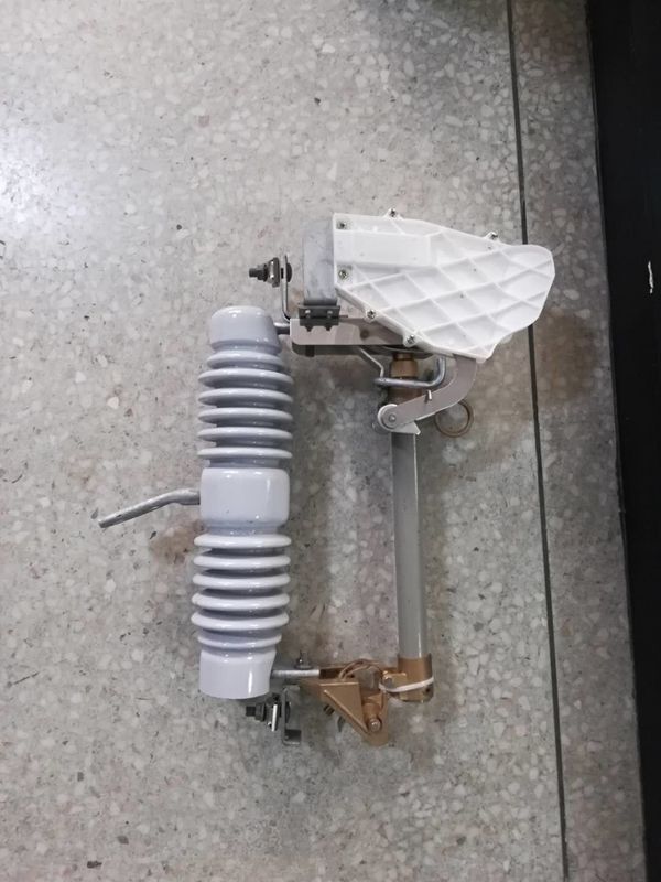 100Amp 27kv Porcelain Drop Out Fuse Cutout with arc extingquishing chamber