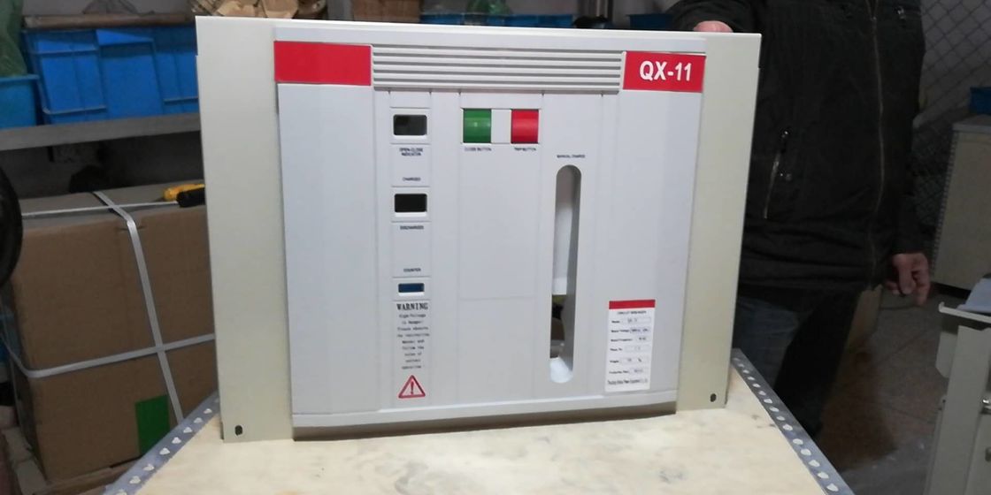 IEC 12KV Permanent Magnetic Vacuum Circuit Breaker Three Phase